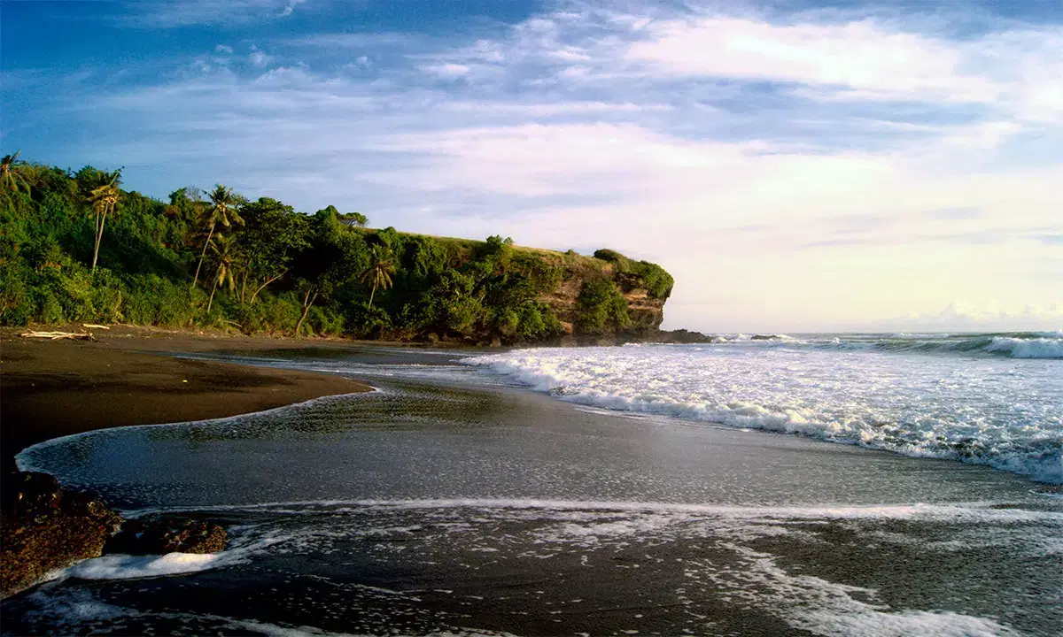 Pantai Soka Tabanan: Keindahan Alam yang Memesona di Bali