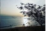Berbelanja Oleh-Oleh Tradisional di Dekat Pantai Candikusuma