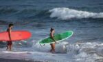 Surfing di Pantai Madewi: Aktivitas yang Menantang dan Seru